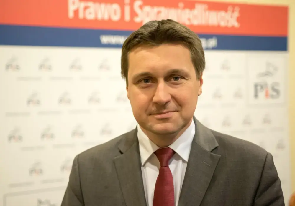 Poseł PiS, który miał kochankę: skandal i jego konsekwencje