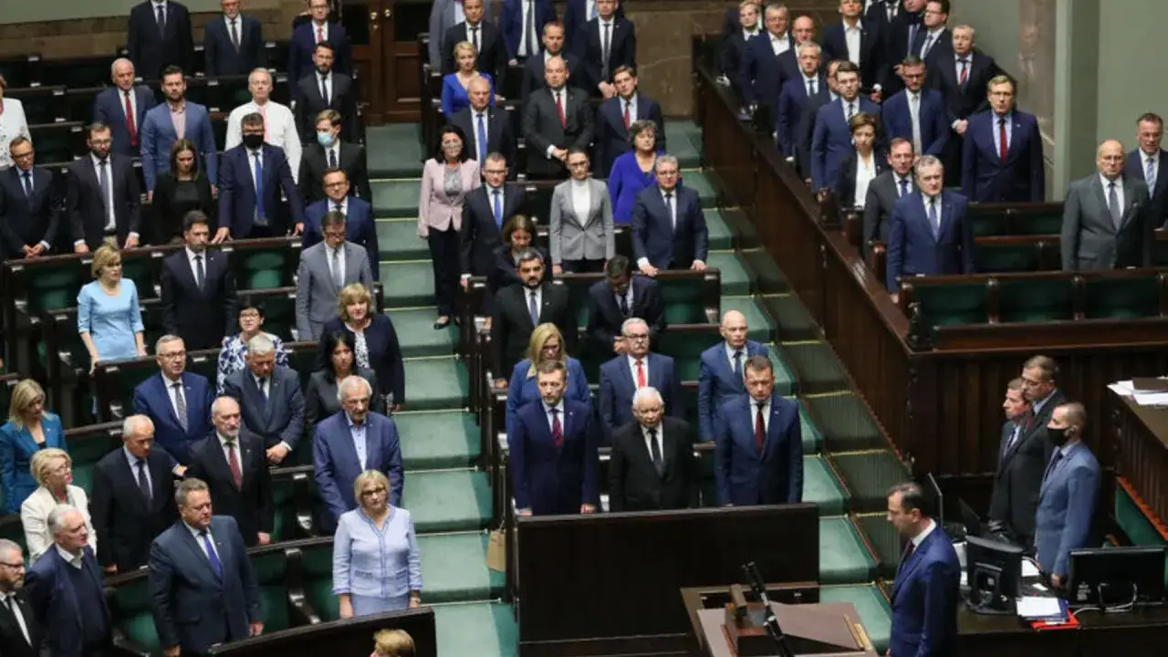 Zdjęcie Ile PiS ma głosów w Sejmie? Zaskakujące fakty o ich wpływie